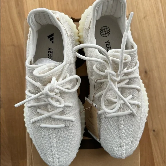 YEEZY BOOST 350 V2 Beige Size 8.5 NEW!
